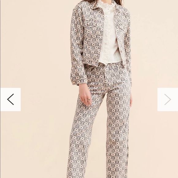 Cropped jean jacket with floral pattern - Picture 2 of 4